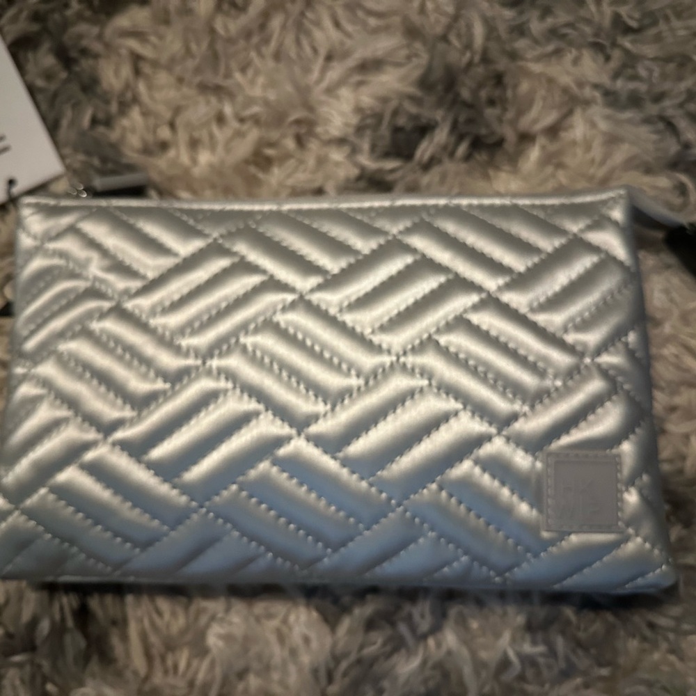 Ihkwip triple entry crossbody/wristlet- metallic silver